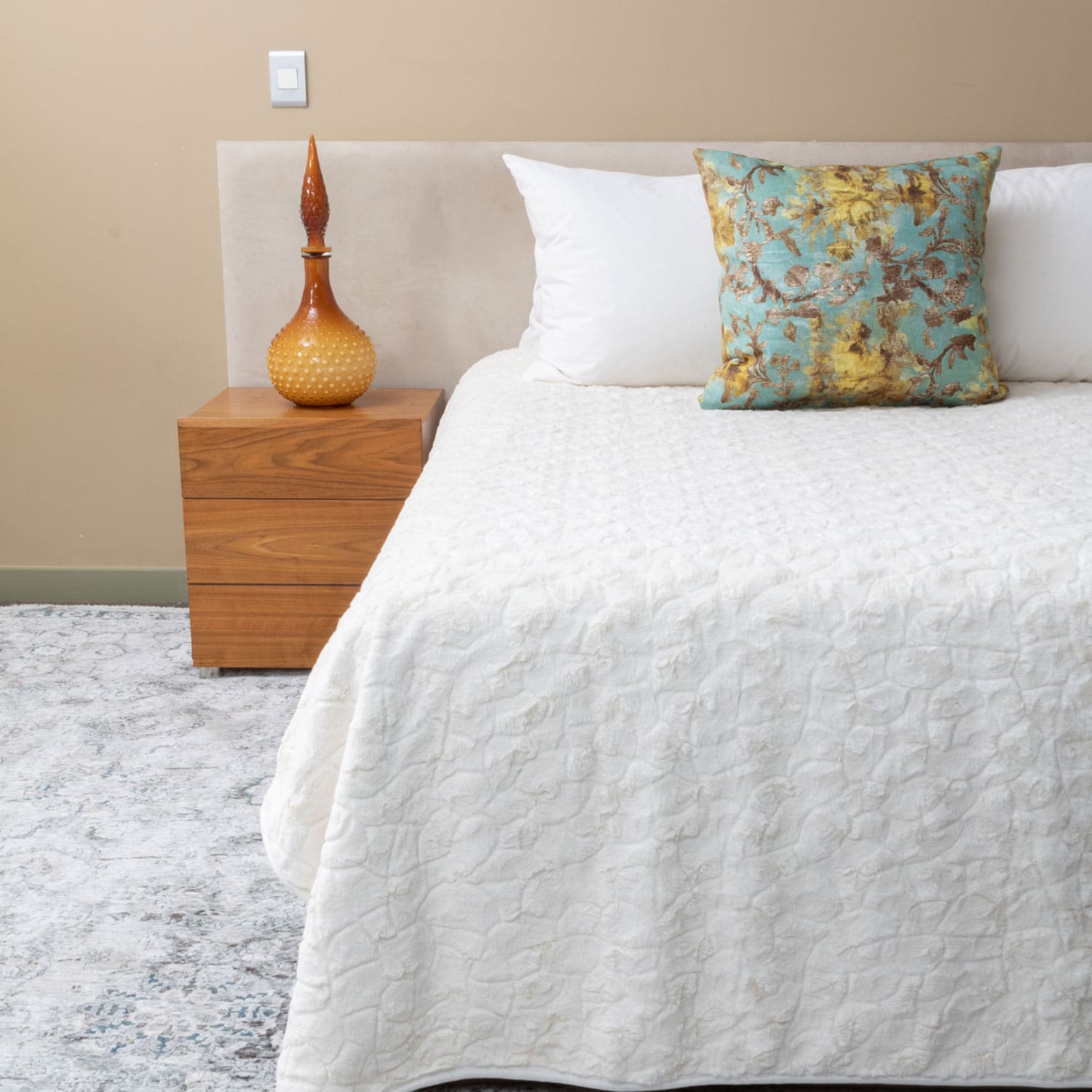 Cleopatra Faux Fur Blanket Cream Cleopatra Faux Fur Blanket Cream