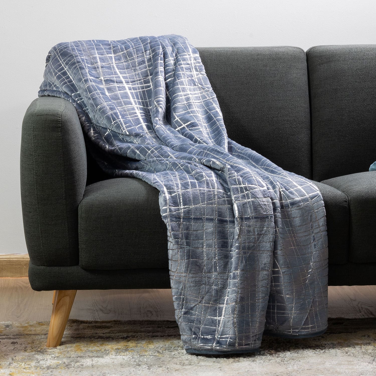 Plush Throws Denim & Silver Plush Throws Denim & Silver
